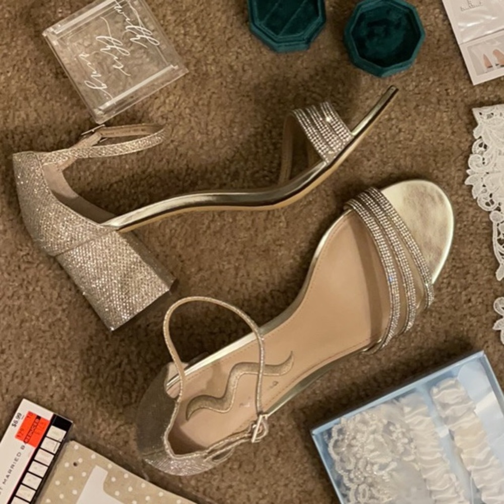 Nina Gold Metallic Shoes Size 10